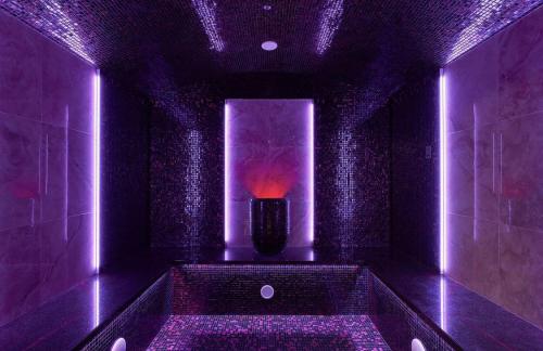 🔥"Анатолий доплатит!" SPA Машерова: бассейны, бани, соляной релакс от 6,50р/час + VIP-СПА для компании